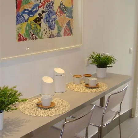 Magnificent 2 Bedroom Apartment In Lisbon *