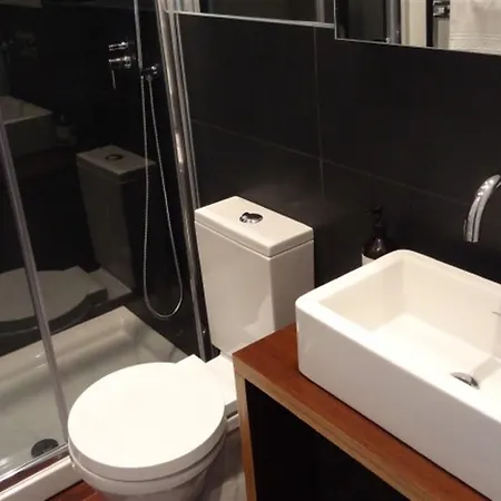 Magnificent 2 Bedroom Apartment In Lisbon